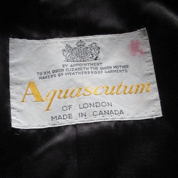 Women's Black 100% Wool Coat Size 16 - In good condition, missing front buttons - Picture 3 of 10